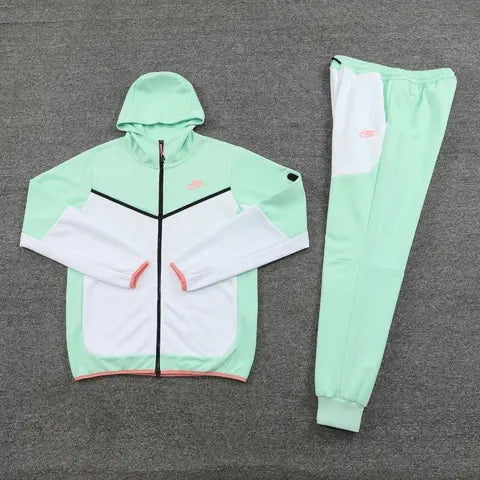 NIKE TECH FLEECE