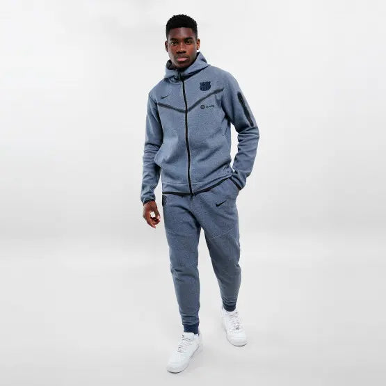 NIKE TECH FLEECE