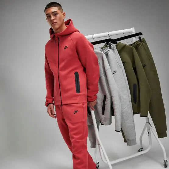 NIKE TECH FLEECE