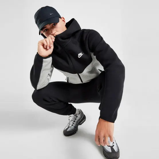 NIKE TECH FLEECE