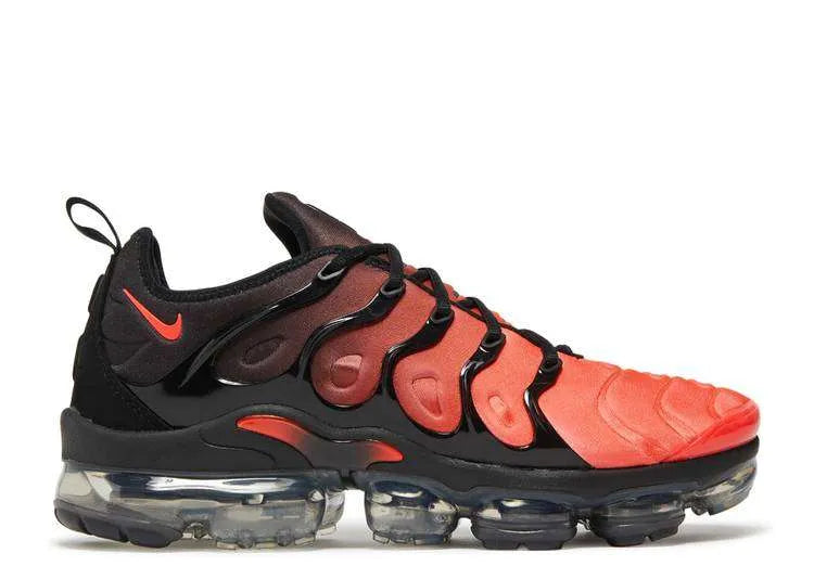 VAPORMAX PLUS BLACK CRIMSON GRADIENT