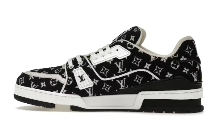 BLACK MONOGRAM TEXTILE