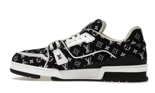 BLACK MONOGRAM TEXTILE