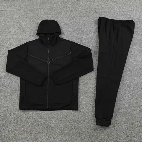NIKE TECH FLEECE