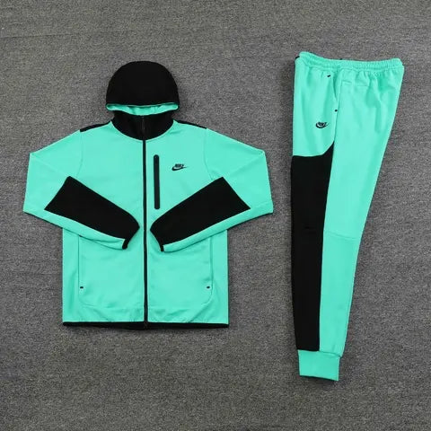 NIKE TECH FLEECE