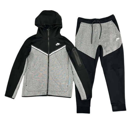 NIKE TECH FLEECE