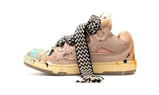 ROSA CON MACCHINE DI VERNICE